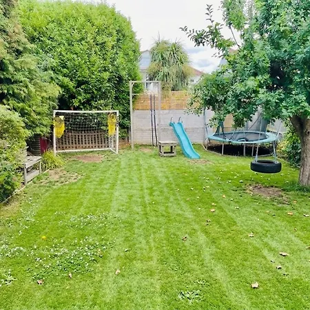 Bishopston Family | 3 Beds & Parking